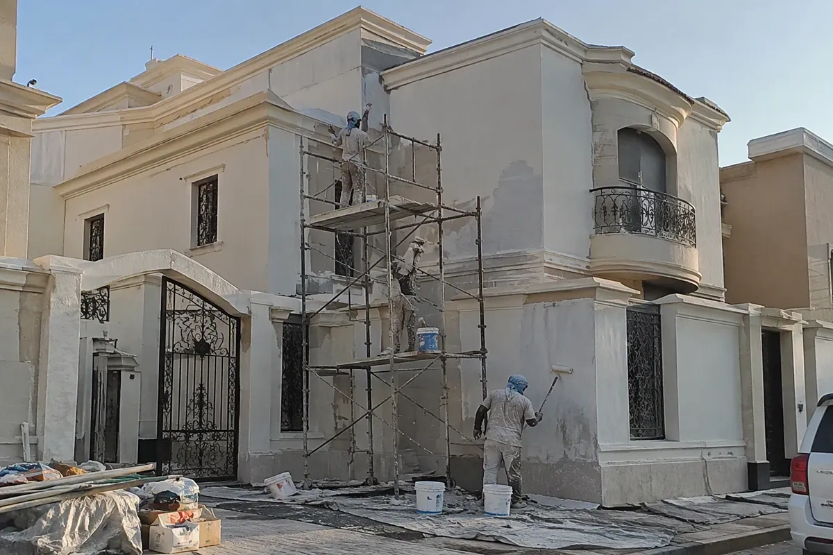 ترميم الفلل والمنازل بجدة بعد أضرار المياه من قوة السلامة